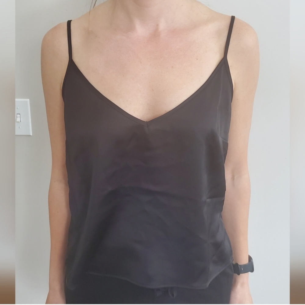 INC INTERNATIONAL CONCEPTS BLACK SPAGHETTI STRAPPED SILKY V-NECK CAMISOLE